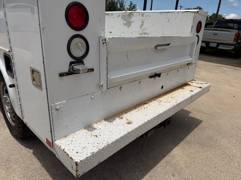Used 2014 Ford F250 XL w/ Power Equipment Group RWD image 13