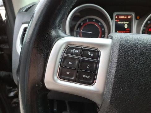 Used 2019 Dodge Journey SE image 18