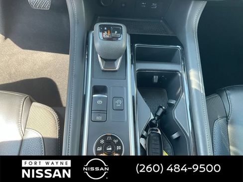 Used 2023 Nissan Pathfinder SL w/ Black Appearance Package AWD/4WD image 26