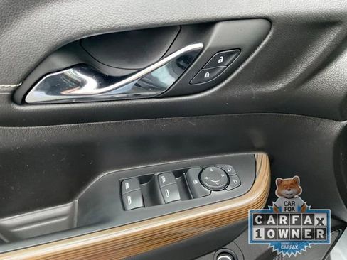 Used 2023 GMC Acadia SLE w/ Driver Convenience Package image 12