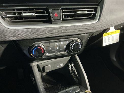 New 2026 Chevrolet TrailBlazer LT w/ LT Cold Weather Package FWD image 28