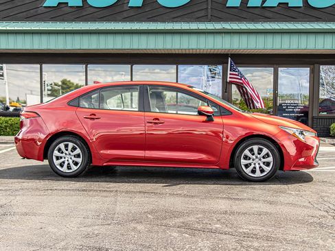 Used 2021 Toyota Corolla LE FWD image 9