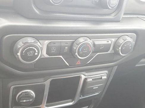 Used 2020 Jeep Wrangler Unlimited Sport image 25