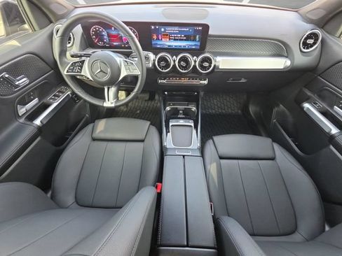 Used 2025 Mercedes-Benz GLB 250 image 20