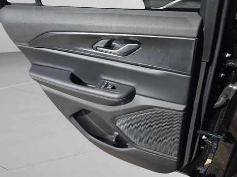 New 2025 Jeep Grand Cherokee Laredo X w/ Luxury Tech Group I image 17