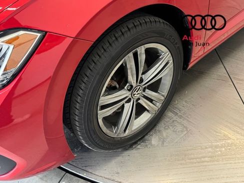 Used 2022 Volkswagen Jetta SE w/ Panoramic Sunroof Package FWD image 5