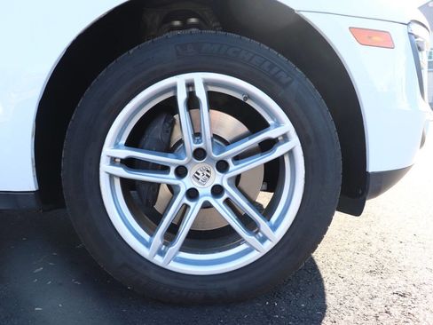 Used 2017 Porsche Macan image 10