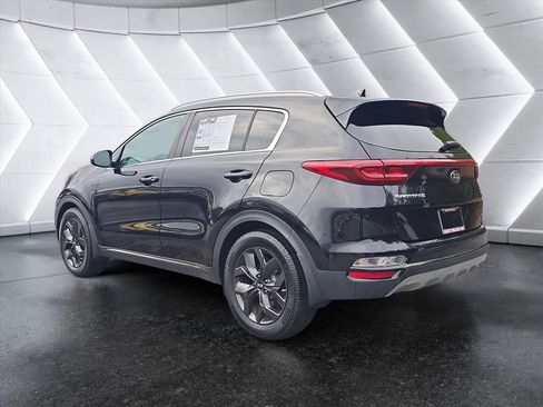 Used 2020 Kia Sportage S image 3