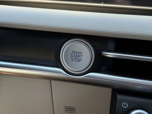 Used 2025 Hyundai Tucson SE image 30