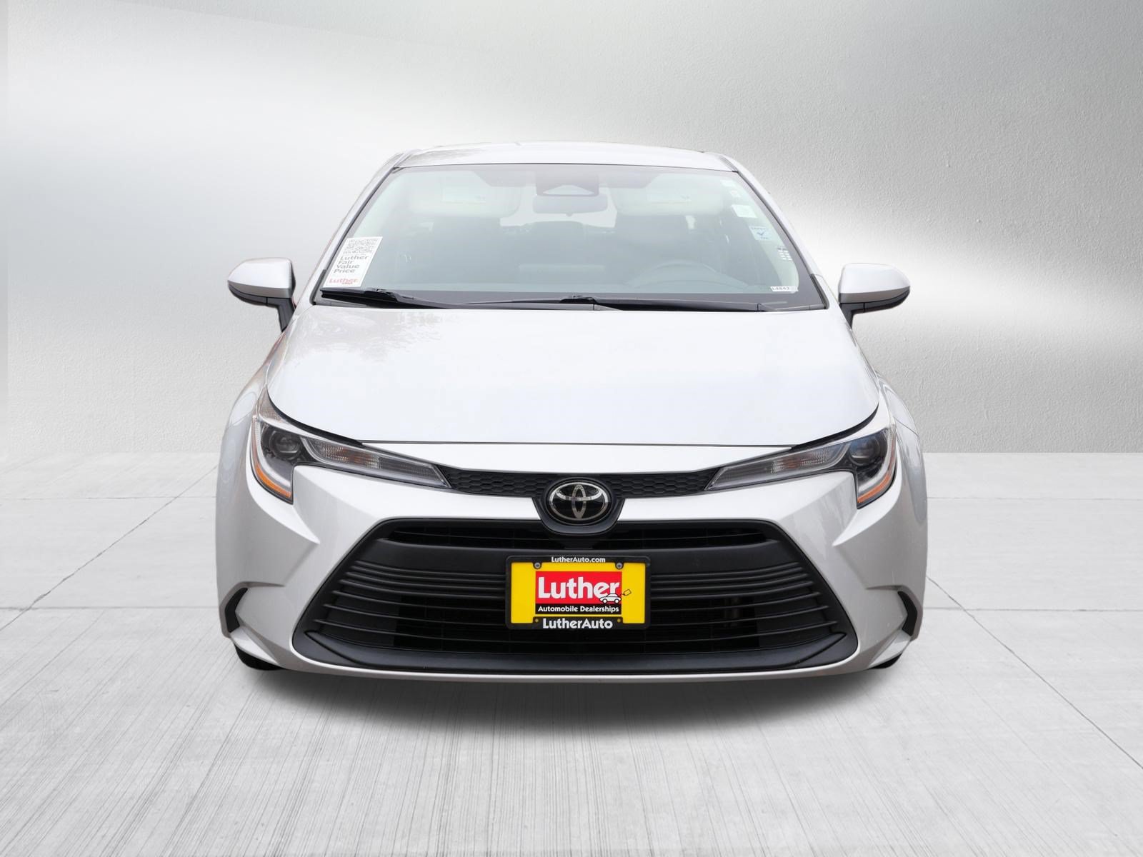 Used 2024 Toyota Corolla LE FWD image 2