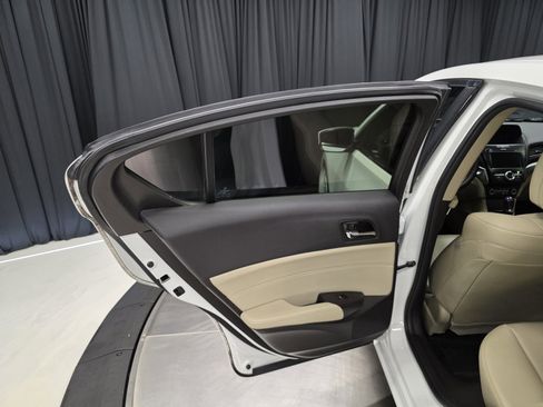 Used 2017 Acura ILX w/ Premium Package image 32