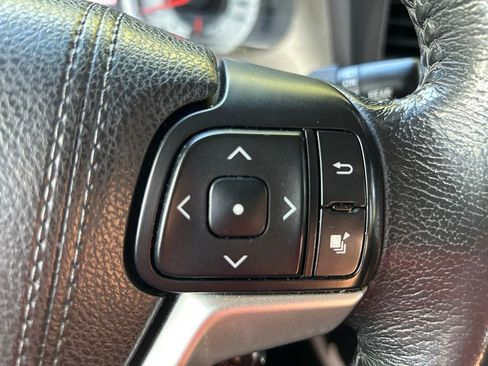 Used 2016 Toyota Sienna SE FWD image 19