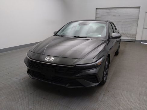 Used 2025 Hyundai Elantra SEL FWD image 15