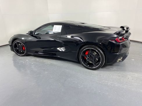 Used 2021 Chevrolet Corvette Stingray Premium Cpe w/ Z51 Performance Package image 4