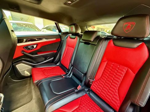 Used 2020 Lamborghini Urus AWD/4WD image 45