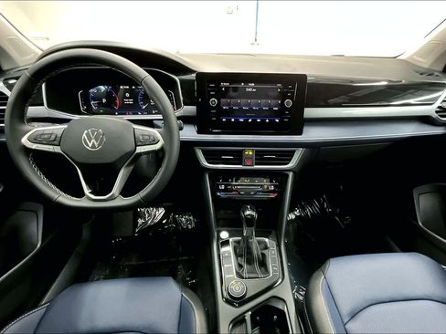New 2026 Volkswagen Taos SEL image 7