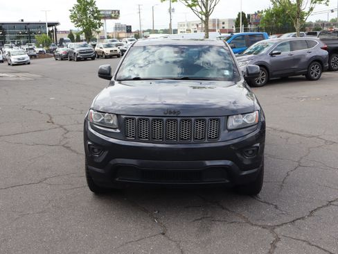 Used 2015 Jeep Grand Cherokee Altitude AWD/4WD image 16