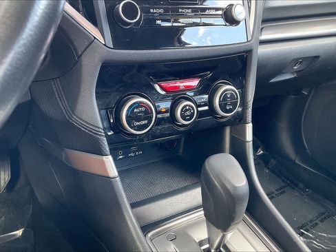 Used 2023 Subaru Forester Premium AWD/4WD image 32