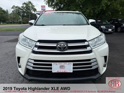 Used 2019 Toyota Highlander XLE AWD/4WD image 2