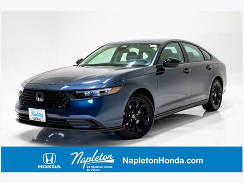 Used 2025 Honda Accord SE image 1