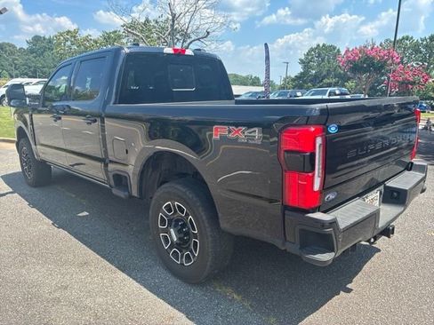 Used 2025 Ford F250 Platinum AWD/4WD image 2