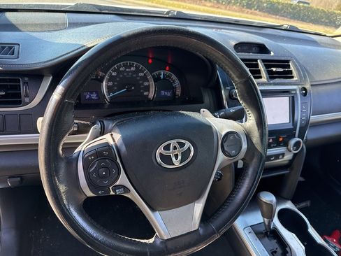 Used 2013 Toyota Camry SE image 8