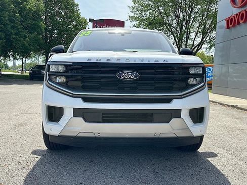 Used 2025 Ford Expedition Max Platinum AWD/4WD image 9