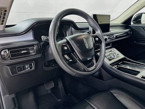 Used 2024 Lincoln Aviator AWD w/ Premium Package image 9