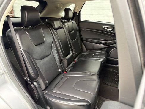 Used 2020 Ford Edge Titanium FWD image 11