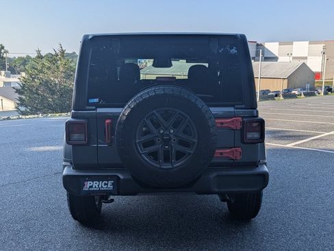 Used 2026 Jeep Wrangler Sport AWD/4WD image 7