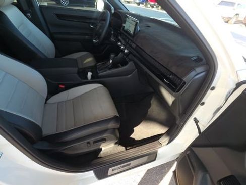 Used 2025 Honda CR-V Sport Touring image 32