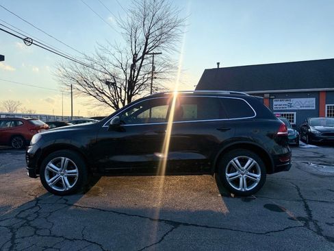 Used 2014 Volkswagen Touareg VR6 image 6