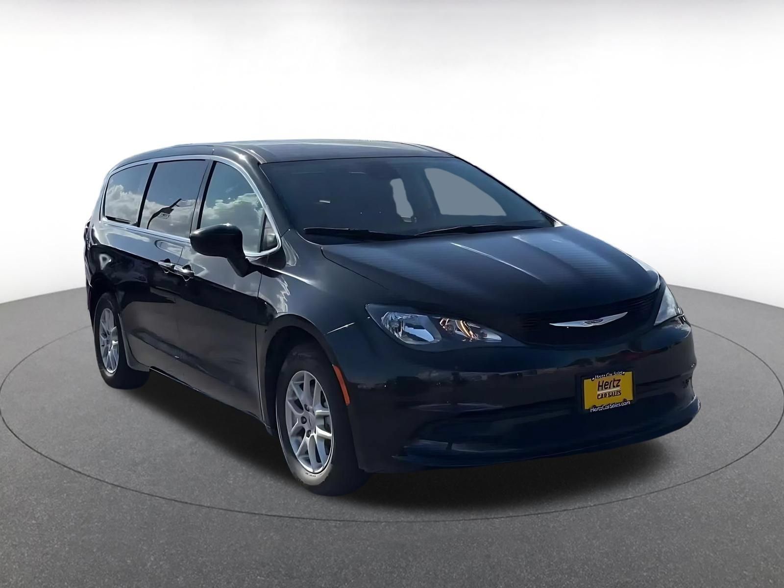 Used 2024 Chrysler Voyager LX FWD image 3