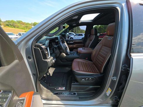 Used 2024 GMC Sierra 2500 Denali Ultimate AWD/4WD image 4