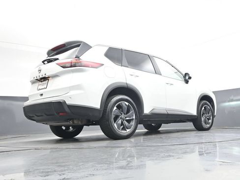 Used 2025 Nissan Rogue SV FWD image 41
