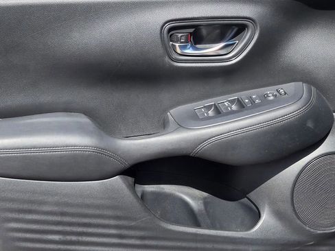 Used 2025 Honda HR-V LX image 15