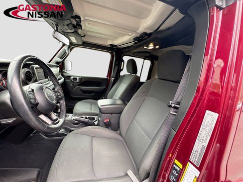 Used 2022 Jeep Gladiator Sport image 26