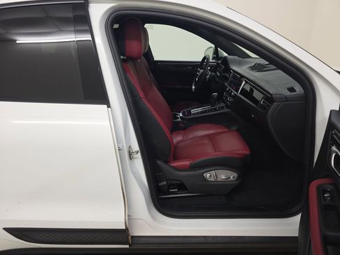 Used 2023 Porsche Macan AWD/4WD image 14