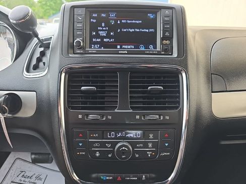 Used 2019 Dodge Grand Caravan GT FWD image 18