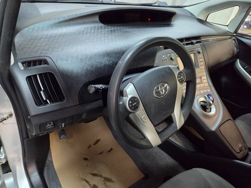 Used 2013 Toyota Prius Two FWD image 17
