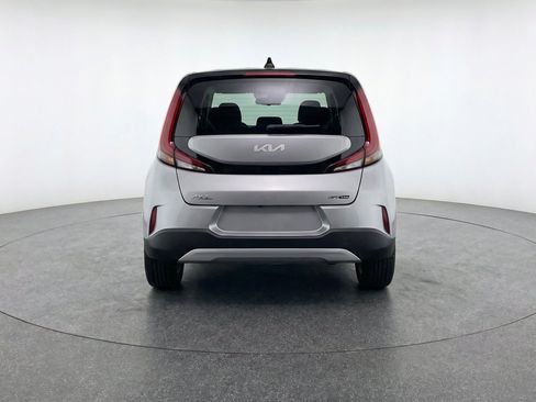 Used 2025 Kia Soul LX w/ LX Technology Package FWD image 7