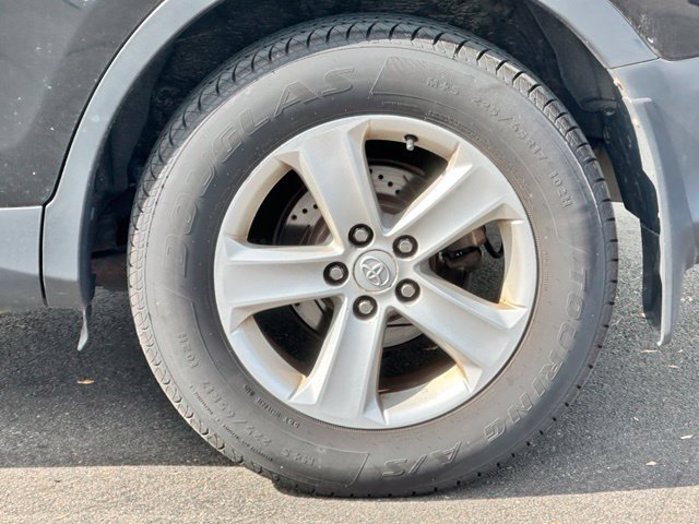 Used 2014 Toyota RAV4 XLE AWD/4WD image 5