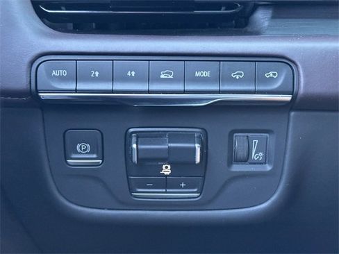 Used 2023 Cadillac Escalade ESV Sport Platinum w/ LPO, ONYX Package image 24