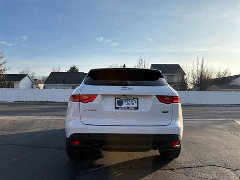 Used 2020 Jaguar F-PACE 25T image 4
