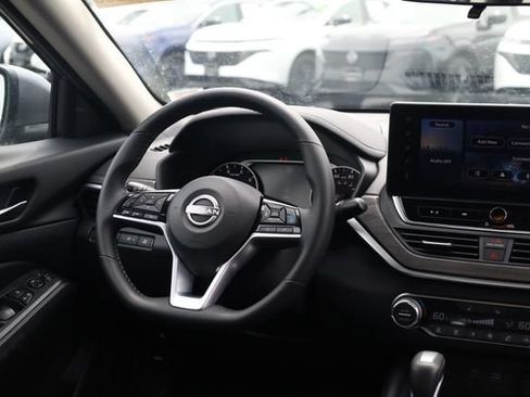 Certified 2025 Nissan Altima 2.5 SV w/ SV Premium Package FWD image 23