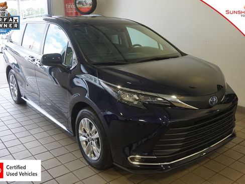 Used 2024 Toyota Sienna XLE w/ XLE Plus Package AWD/4WD image 1