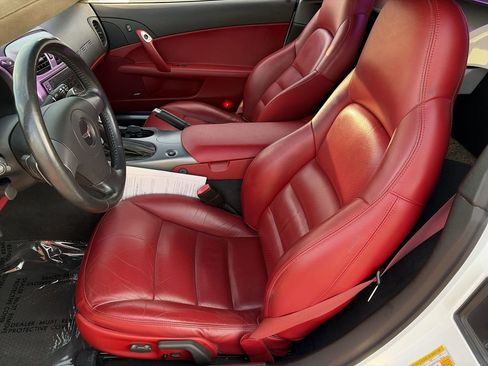 Used 2006 Chevrolet Corvette Convertible w/ Preferred Equipment Group image 7
