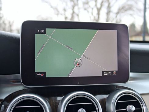 Used 2019 Mercedes-Benz GLC 300 4MATIC image 20