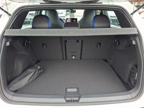 Used 2025 Volkswagen Golf R Black Edition image 30