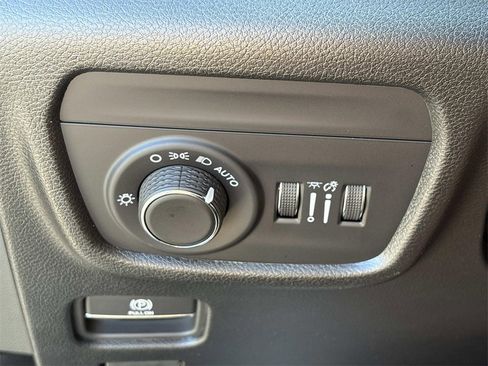 New 2025 Jeep Grand Cherokee L Altitude image 27